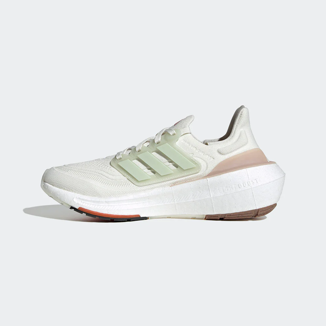 נעלי ריצה מקצועיות ULTRABOOST LIGHT - נשים - Image 3